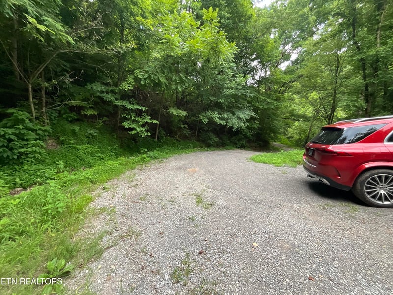 3900 Roberts Rd, Corryton, TN 37721