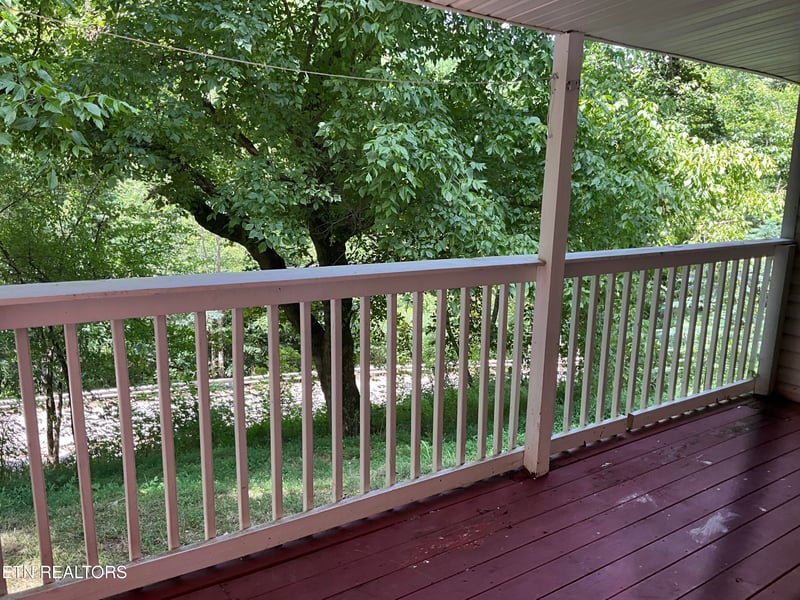 3900 Roberts Rd, Corryton, TN 37721
