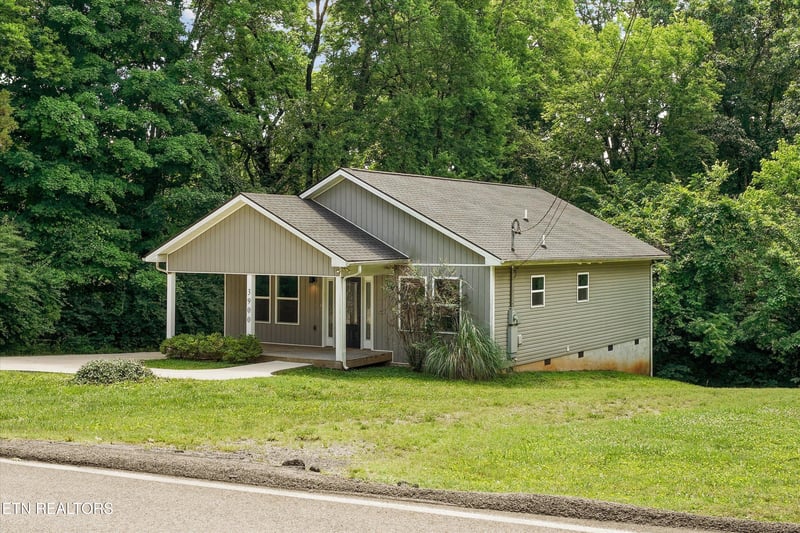 3900 Wayne Dr, Knoxville, TN 37914