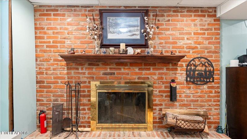 3901 Davis Ford Rd, Maryville, TN 37804