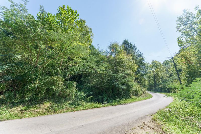 3902 Pearl Valley Rd, Sevierville, TN 37876
