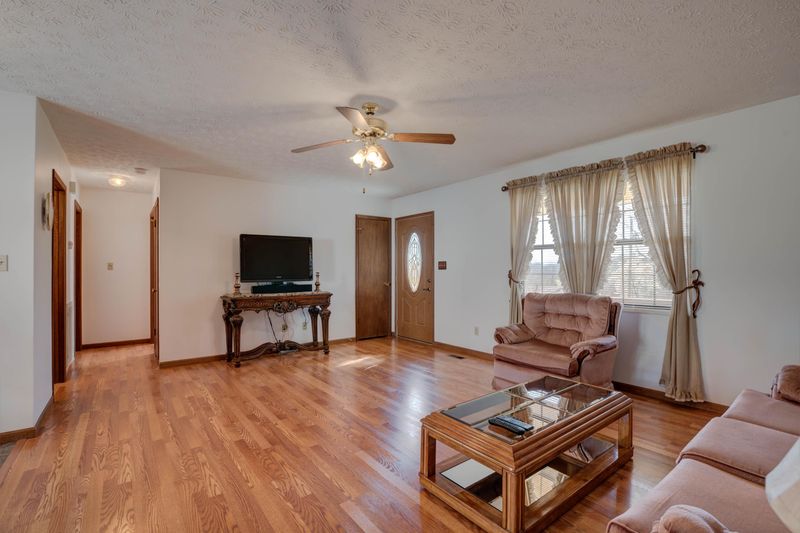 3903 Wayne Dr, Knoxville, TN 37914