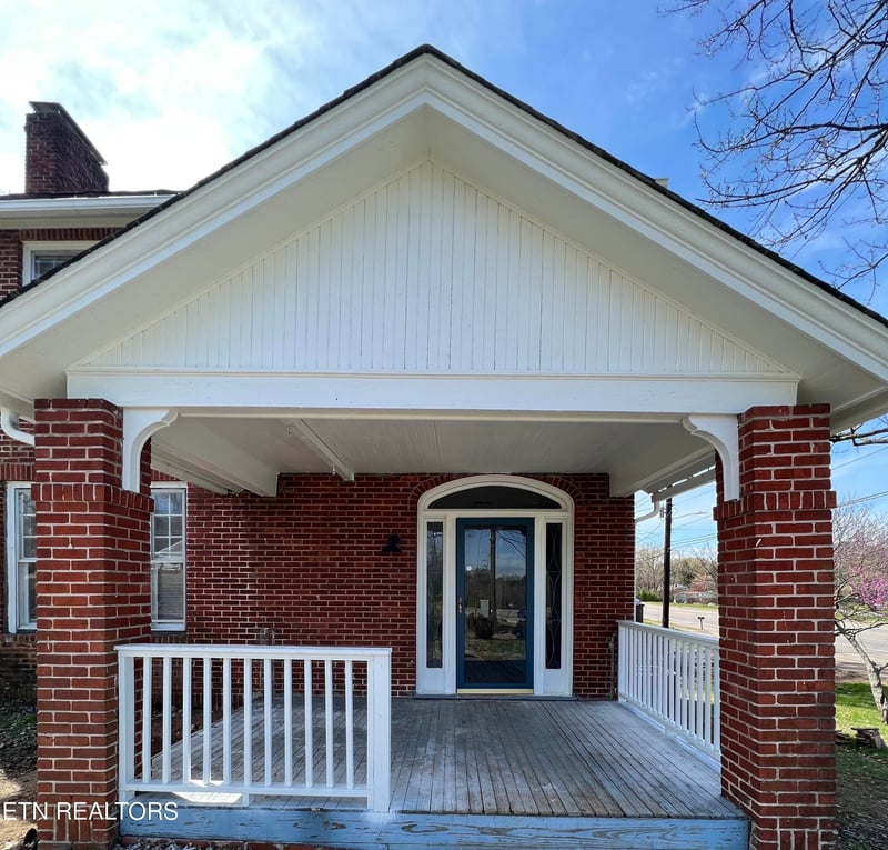 3903 Woodlawn Pike, Knoxville, TN 37920