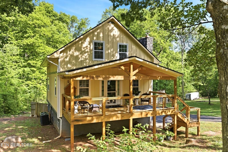 3905 Light Pink Rd, Louisville, TN 37777