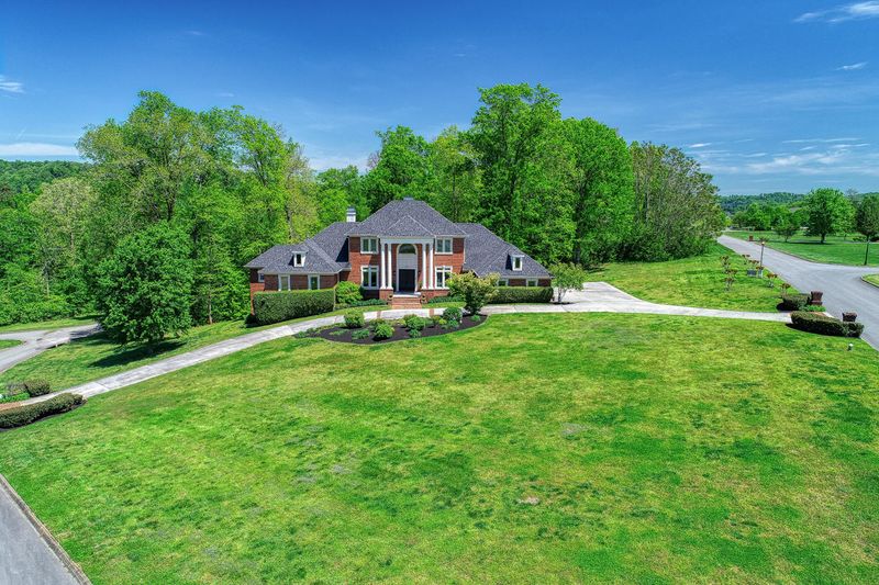 3907 Jackson Bend Dr, Louisville, TN 37777