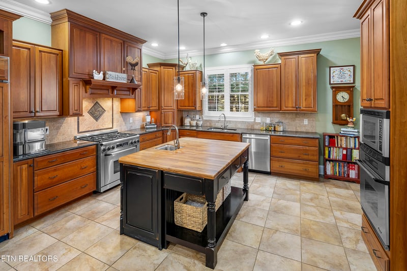 391 Axton Dr, Knoxville, TN 37934