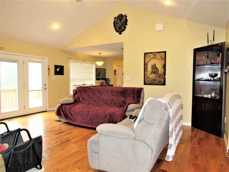 391 Cumberland Mountain Cir, Sunbright, TN 37872