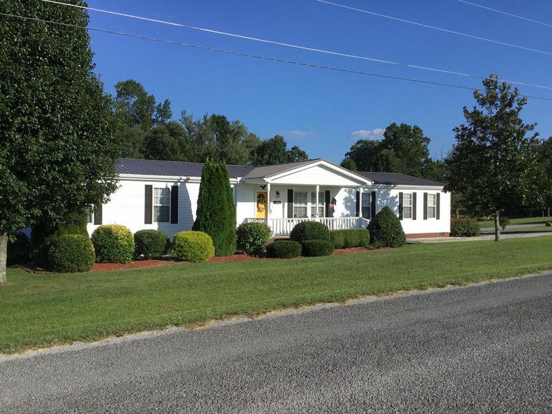391 Limerick Dr, Crossville, TN 38572