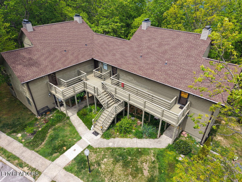 391 Moytoy Rd #202, Crab Orchard, TN 37723