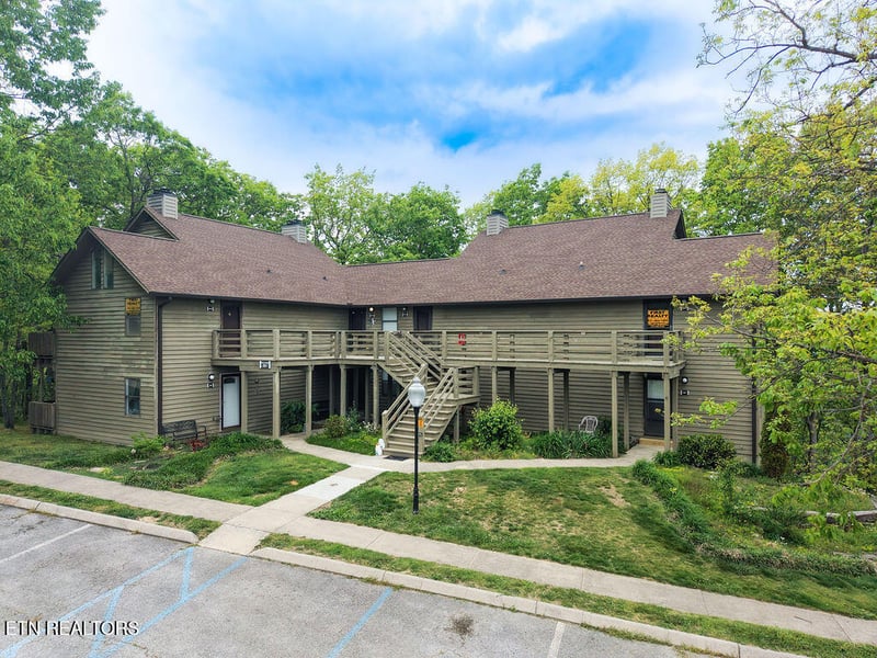 391 Moytoy Rd #202, Crab Orchard, TN 37723