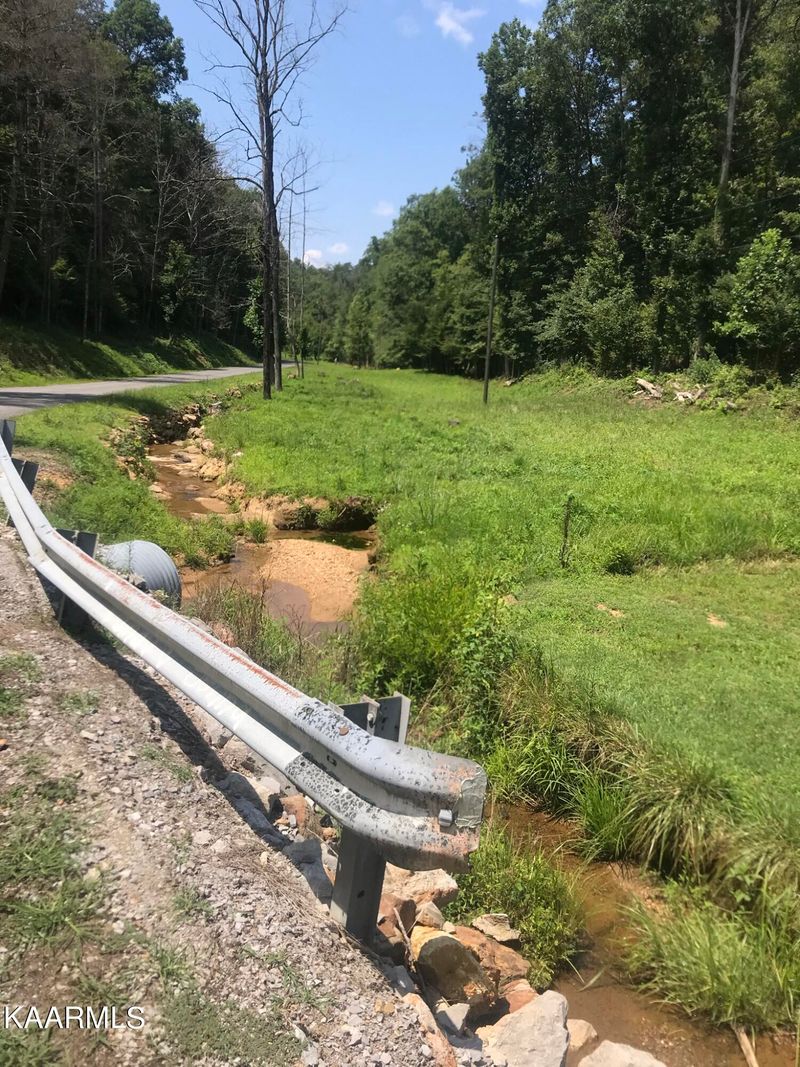 391 Smokey Branch Rd, Vonore, TN 37885