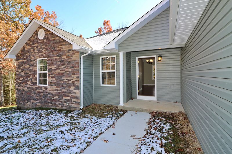 391 Toomey Falls Rd, Oneida, TN 37841