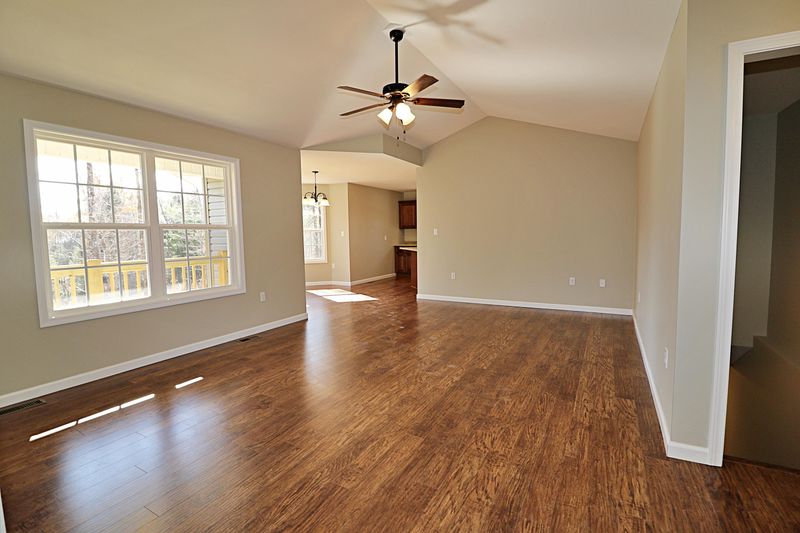 391 Toomey Falls Rd, Oneida, TN 37841