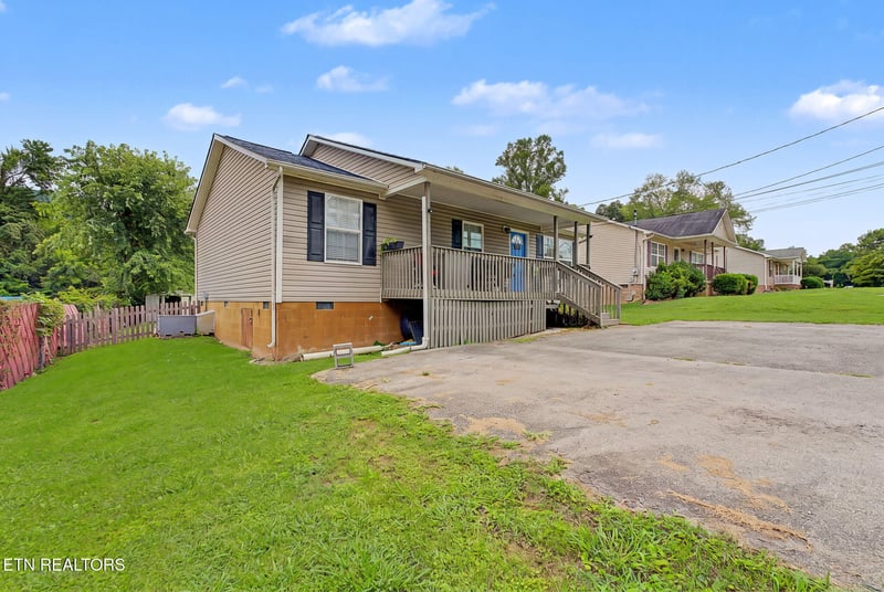 3910 Oakland Dr, Knoxville, TN 37918