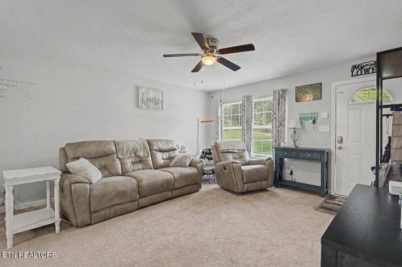 3910 Oakland Dr, Knoxville, TN 37918