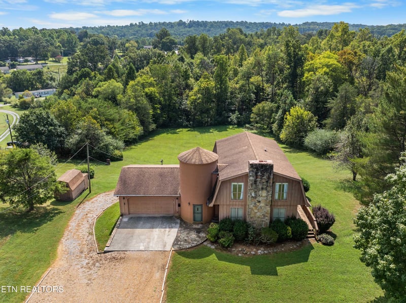 3911 Miser Station Rd, Louisville, TN 37777