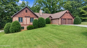 3911 Riverview Dr, Maryville, TN 37804