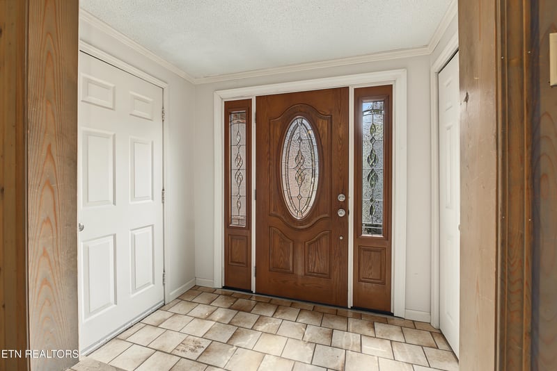 3911 Riverview Dr, Maryville, TN 37804