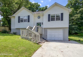 3913 Abercorn Rd, Knoxville, TN 37921