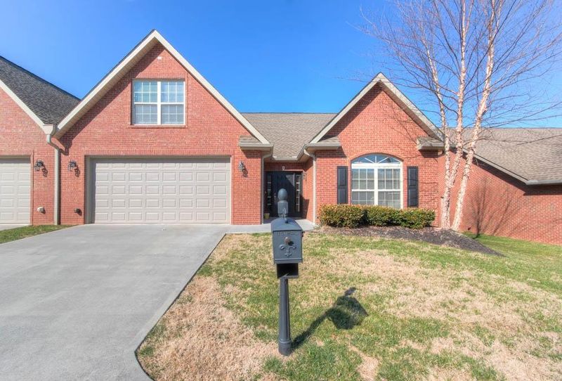 3913 Doral Dr, Maryville, TN 37801