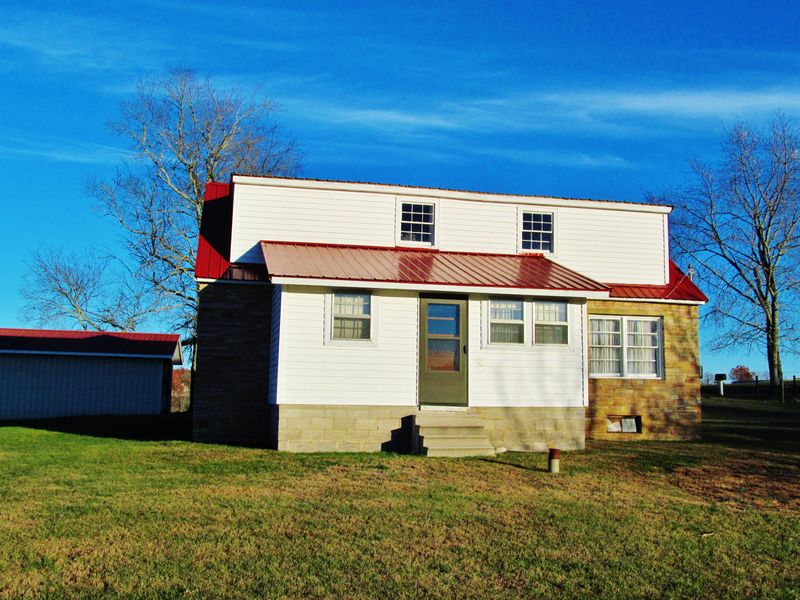 3914 Nashville Hwy, Deer Lodge, TN 37726