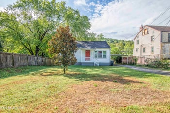 3914 Oakland Dr, Knoxville, TN 37918
