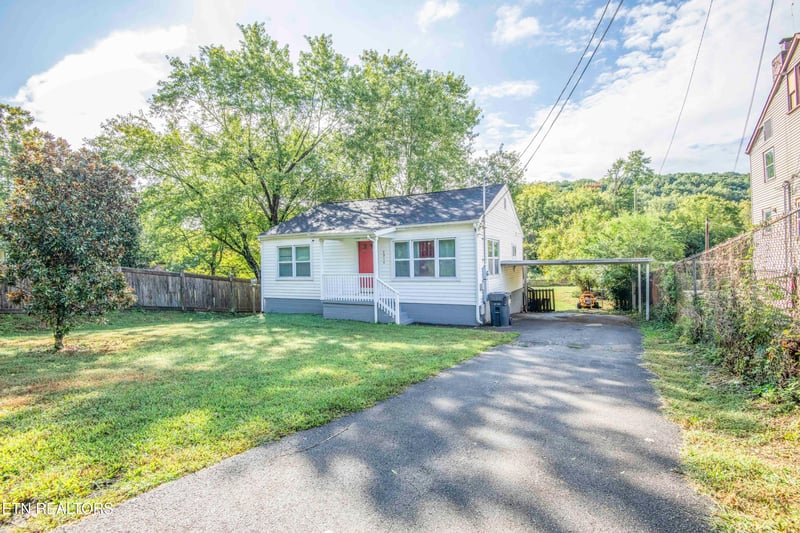 3914 Oakland Dr, Knoxville, TN 37918