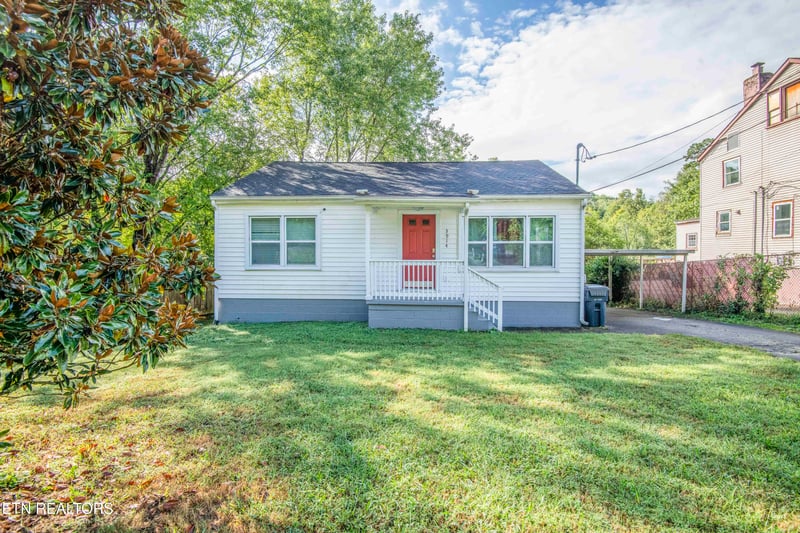 3914 Oakland Dr, Knoxville, TN 37918