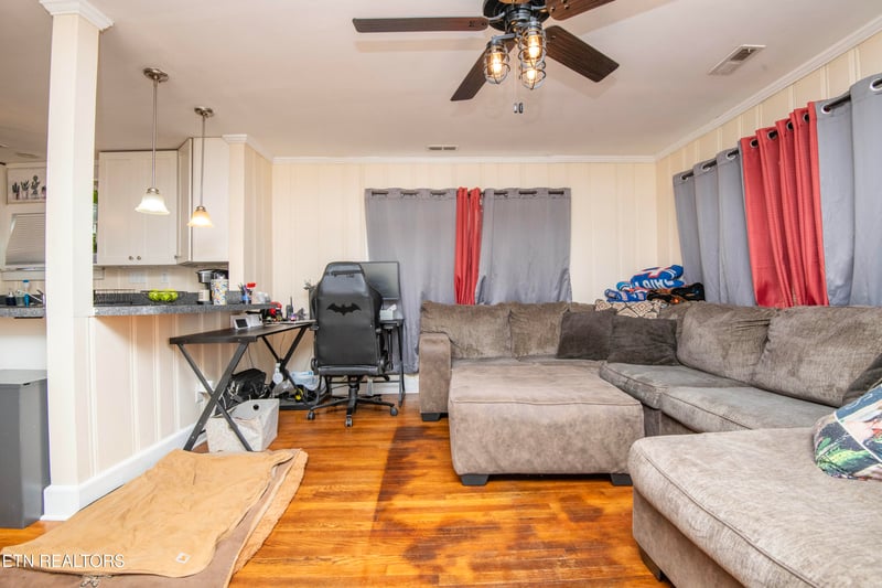 3914 Oakland Dr, Knoxville, TN 37918