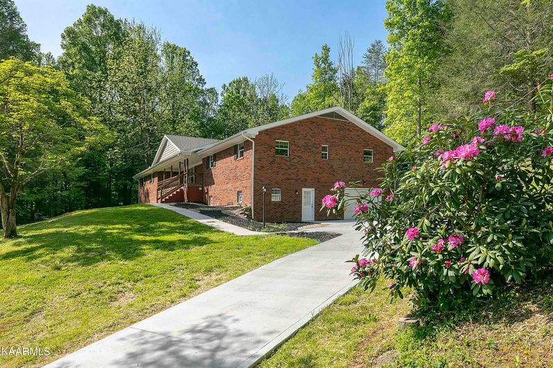 3915 Idumea Rd, Corryton, TN 37721