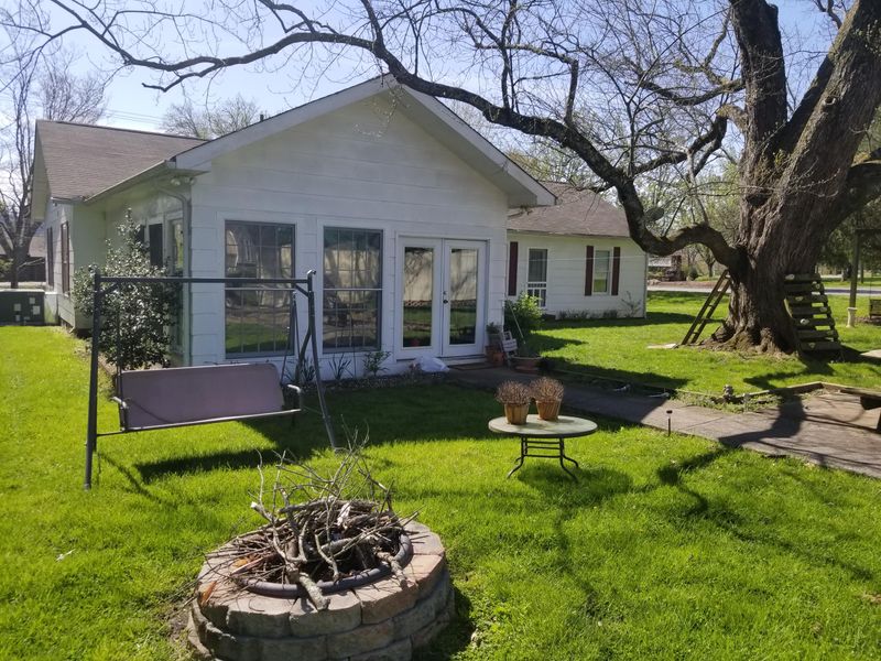 3919 Emory Rd, Powell, TN 37849