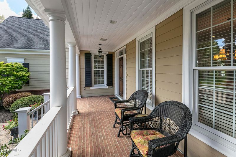 392 Axton Dr, Knoxville, TN 37934
