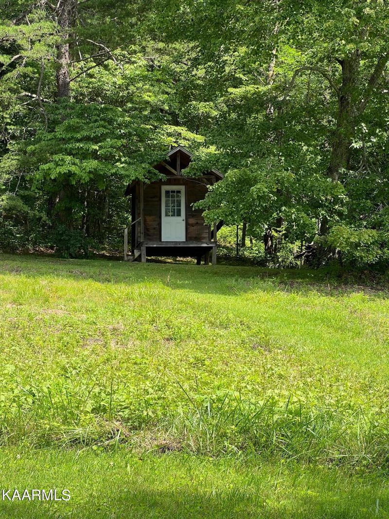 392 Chambers Ln, Oneida, TN 37841