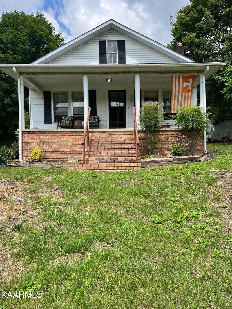 392 Chambers Ln, Oneida, TN 37841