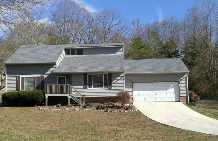 392 Eagle Bluff Rd, Jacksboro, TN 37757