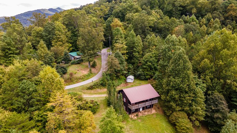 3920 Regal Ct, Sevierville, TN 37876