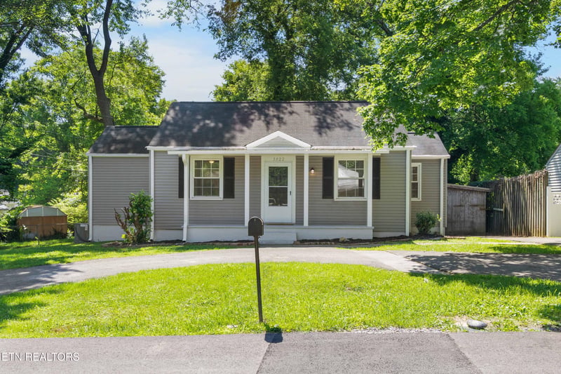 3922 Briargate Ave, Knoxville, TN 37919