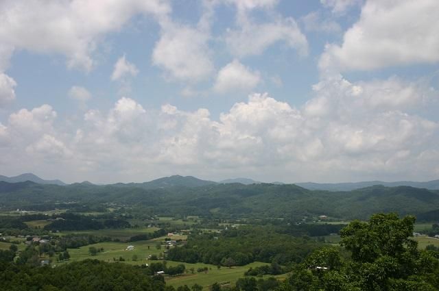 3923 Ravens Den Way, Sevierville, TN 37862