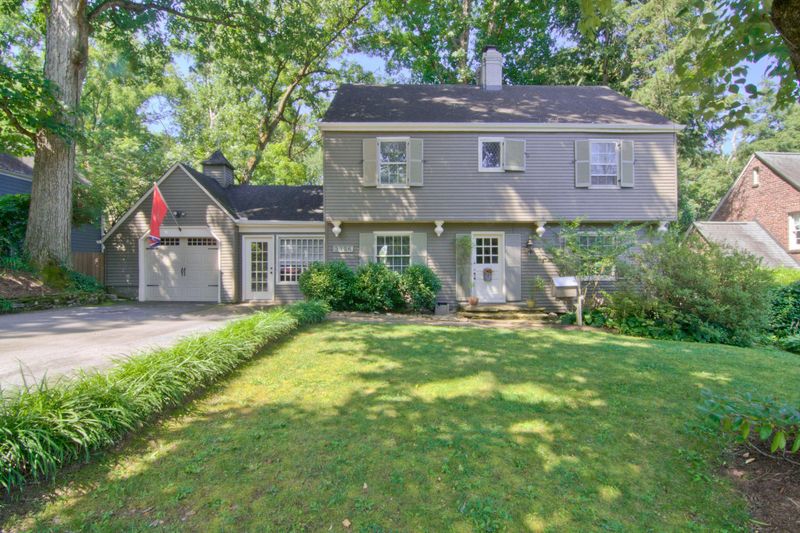 3926 Forest Glen Dr, Knoxville, TN 37919