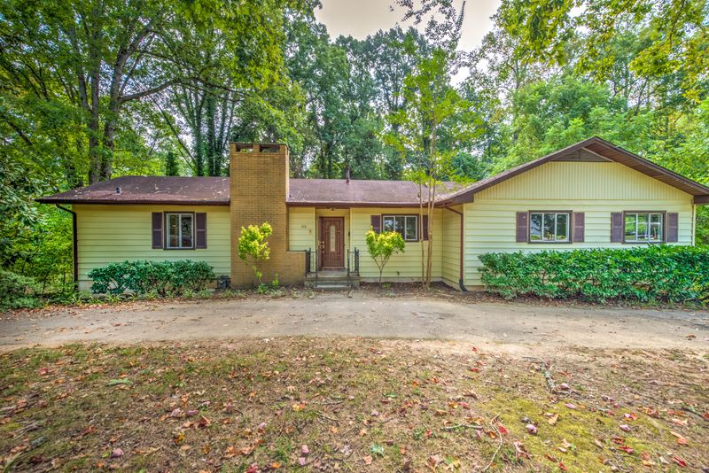 393 East Dr, Oak Ridge, TN 37830