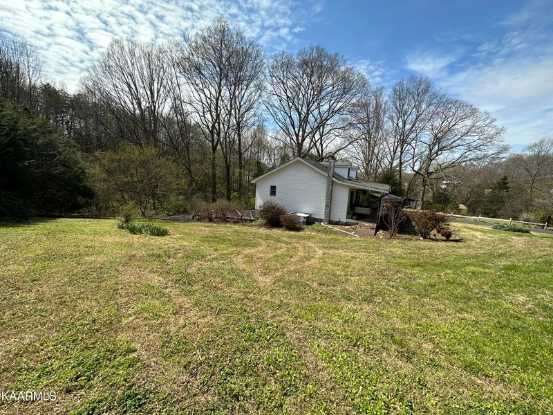 393 Laurel Rd, Clinton, TN 37716