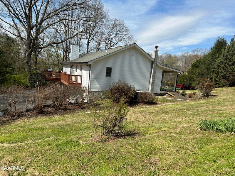 393 Laurel Rd, Clinton, TN 37716