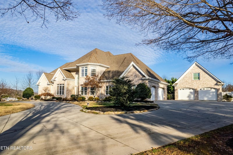 3930 Jackson Bend Dr, Louisville, TN 37777