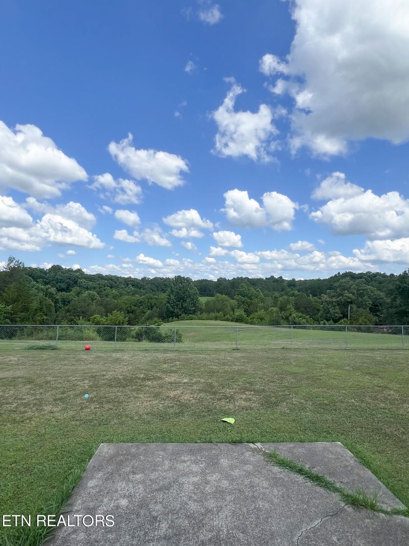 3934 Hickman Rd, Kodak, TN 37764