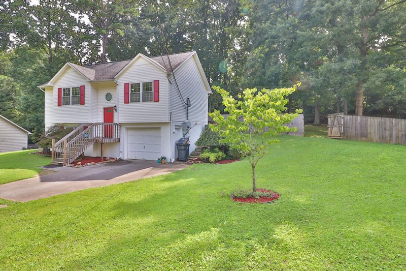 3936 Abercorn Rd, Knoxville, TN 37921