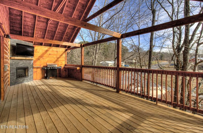 3936 Valley View Dr, Pigeon Forge, TN 37863