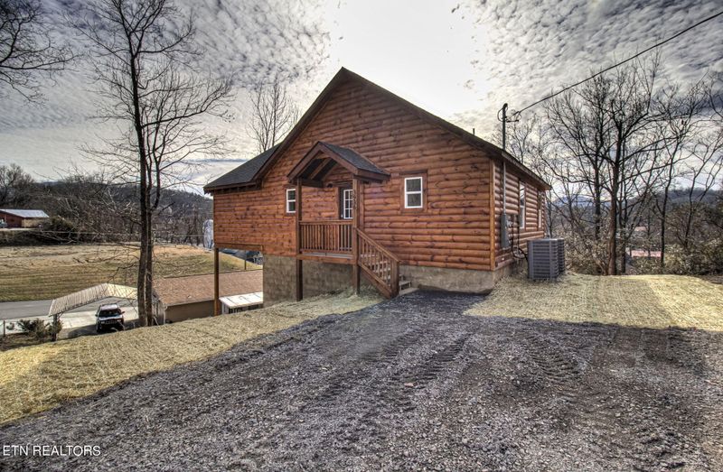 3936 Valley View Dr, Pigeon Forge, TN 37863