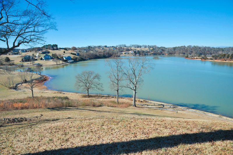 3938 River Bend Dr, Louisville, TN 37777