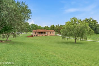 394 Pattie Gap Rd, Philadelphia, TN 37846