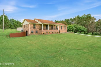 394 Pattie Gap Rd, Philadelphia, TN 37846